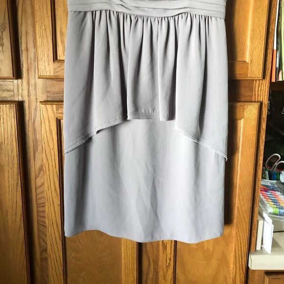 BCBGMAXAZRIA Rhea Sleeveless Chiffon Pleated Peplum Mini Dress Opal Grey - 8 - Picture 5 of 14